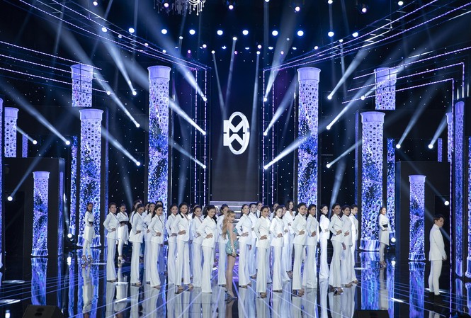 Chung khảo Miss World Việt Nam - Đạo diễn Hoàng Nhật Nam tiếp tục gây 'sốc' Chung khảo Miss World Việt Nam - Đạo diễn Hoàng Nhật Nam tiếp tục gây 'sốc'
