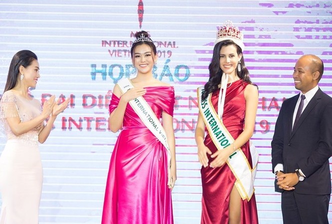 Á hậu Tường San chính thức được đề cử đi thi Hoa hậu Quốc tế 2019 Á hậu Tường San chính thức được đề cử đi thi Hoa hậu Quốc tế 2019
