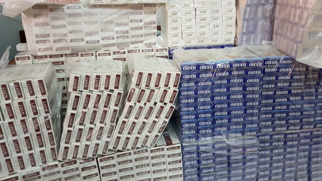 Liên tiếp bắt giữ hàng chục ngàn bao thuốc lá lậu 11.800 bao thuốc lá lậu bị cơ quan chức năng tỉnh An Giang thu giữ rạng sáng 19/9