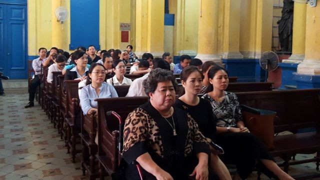 Diễn biến mới hậu 'đại án' Hứa Thị Phấn TAND TPHCM tuyên phạt bị cáo Hứa Thị Phấn 30 năm tù và phải bồi thường cho CB hơn 16.700 tỷ đồng.