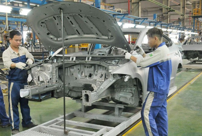 Tăng tuổi nghỉ hưu: Khác nhau mới bình đẳng Phó Chủ tịch Quốc hội Uông Chu Lưu cho rằng, tăng tuổi nghỉ hưu nằm trong xu thế chung của thế giới cũng như sự già hoá dân số và nhu cầu đảm bảo an toàn quỹ BHXH