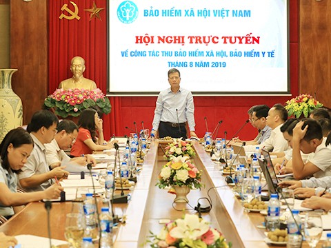 Tăng cường đốc thu, giảm nợ đọng bảo hiểm cuối năm Phó Tổng Giám đốc BHXH Việt Nam Trần Đình Liệu phát biểu chỉ đạo hội nghị