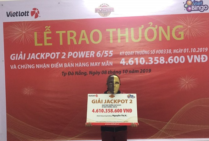 Bán vé số dạo 10 năm, một phụ nữ đổi đời nhờ trúng Vietlott 4,6 tỷ Chị K. nhận giải Jackpot 2 trị giá 4,6 tỷ đồng