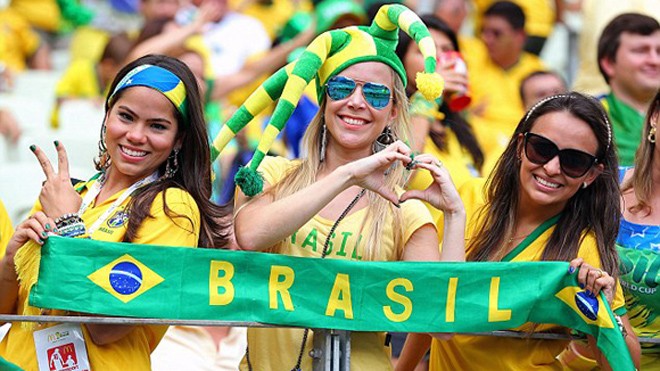 Dàn cổ động viên sexy 'thiêu đốt' khán đài World Cup Dàn cổ động viên sexy 'thiêu đốt' khán đài World Cup