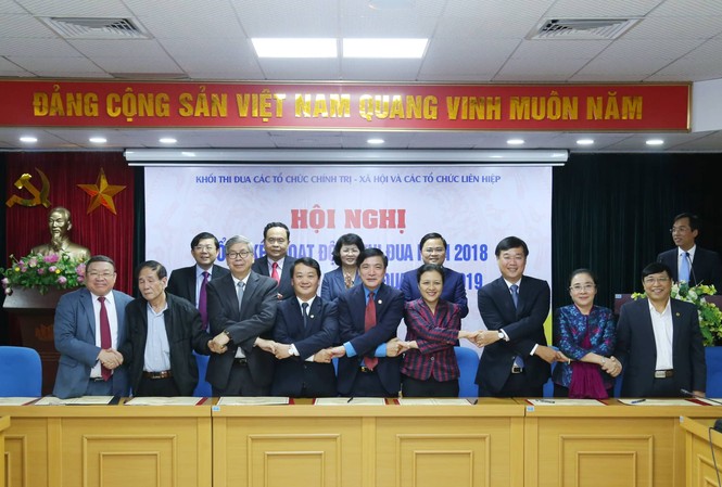Thi đua thiết thực, hiệu quả, không phô trương hình thức Khối thi đua các tổ chức chính trị - xã hội và các tổ chức Liên hiệp ký giao ước thi đua năm 2019