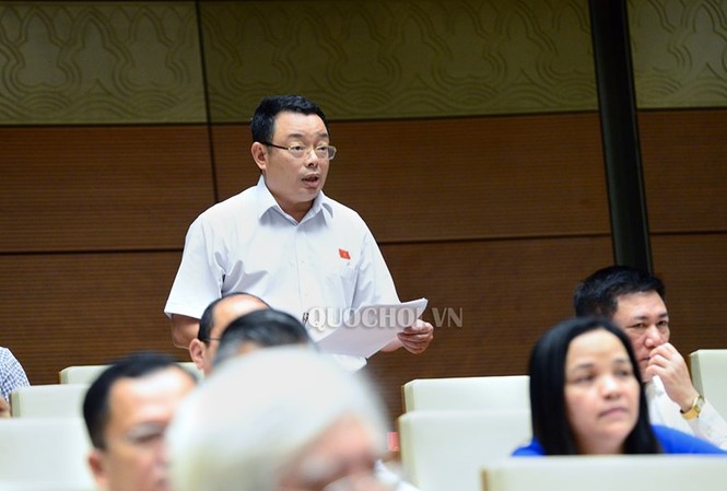 Kỷ luật cán bộ: Không để lợi dụng xử giáng chức để né cách chức ĐBQH Hoàng Văn Trà