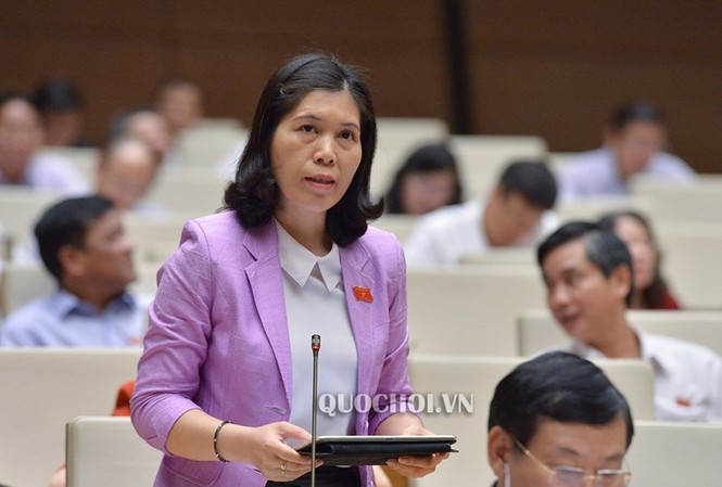 Kỷ luật cán bộ: 'Từ cảnh cáo chuyển sang ngay cách chức thì nặng quá' ĐBQH Trần Thị Phương Hoa. Ảnh:QH