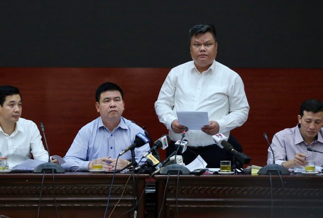 Hà Nội không nắm cổ phần chi phối nhà máy nước mặt sông Đuống Ông Võ Tuấn Anh trả lời câu hỏi của phóng viên. Ảnh: Hoàng Mạnh Thắng