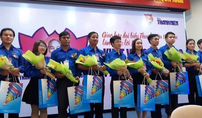 Cống hiến để phục vụ đồng bào, quê hương Đại diện gương thanh niên tiên tiến làm theo lời Bác