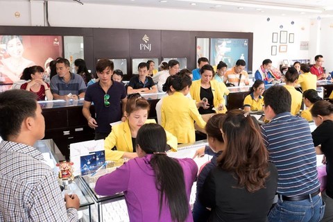 Liên tục khai trương cửa hàng, cổ phiếu PNJ vẫn giảm mạnh PNJ vừa khia trương cửa hàng thứ 299