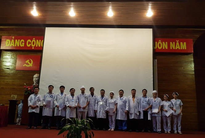 10 phút cứu sống nạn nhân bị đâm thấu tim, ê kip trực được thưởng “nóng” 10 phút cứu sống nạn nhân bị đâm thấu tim, ê kip trực được thưởng “nóng”