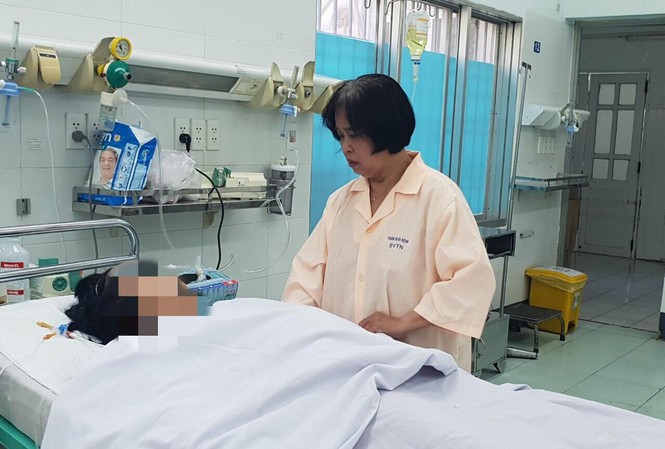Cắt da bằng laser với giá 30 triệu, người phụ nữ suýt chết vì nhiễm trùng Cắt da bằng laser với giá 30 triệu, người phụ nữ suýt chết vì nhiễm trùng