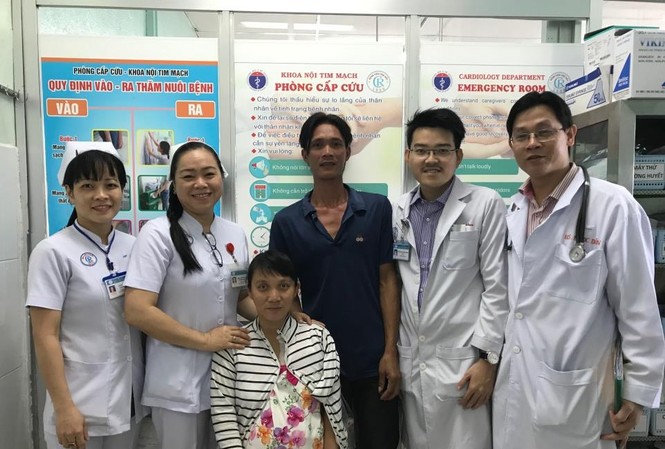 Bác sĩ quyên góp tiền đặt máy tạo nhịp tim cứu sống thai phụ Bác sĩ quyên góp tiền đặt máy tạo nhịp tim cứu sống thai phụ