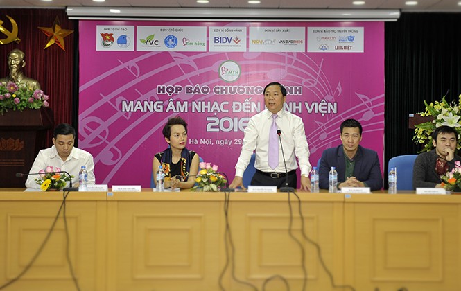 'Cặp đôi hoàn hảo' bác sỹ và nghệ sỹ tranh tài Anh Nguyễn Phi Long, Bí thư T.Ư Đoàn, Chủ tịch T.Ư Hội LHTN Việt Nam chia sẻ tại chương trình họp báo