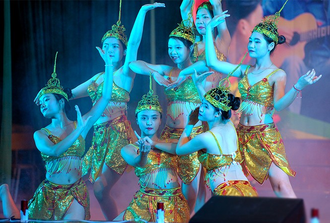 Ấn tượng đêm nghệ thuật sinh viên Bắc Giang tại Hà Nội Ấn tượng đêm nghệ thuật sinh viên Bắc Giang tại Hà Nội
