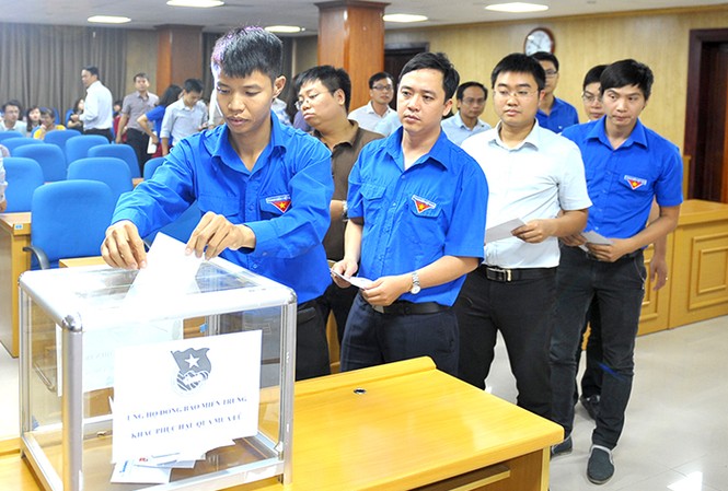 Đoàn cơ quan T.Ư Đoàn quyên góp hơn 40 triệu đồng vì miền Trung Chương trình đã quyên góp được gần 40 triệu 680 nghìn đồng
