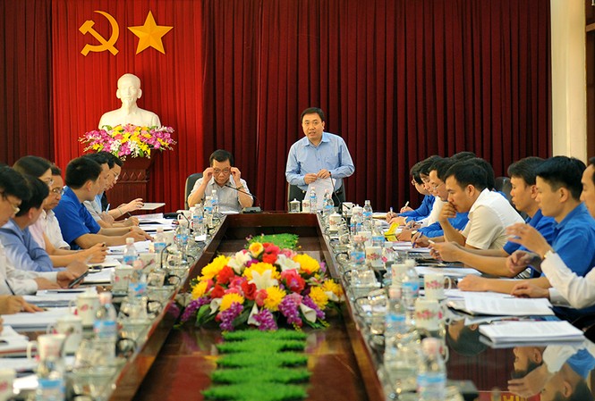 T.Ư Đoàn khảo sát mô hình cơ quan tham mưu giúp việc chung Bí thư thường trực T.Ư Đoàn Nguyễn Mạnh Dũng trao đổi tại buổi làm việc