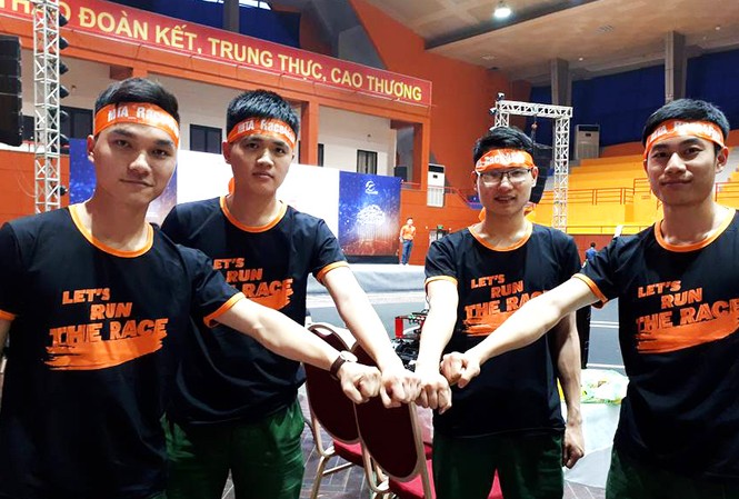 Gặp bộ tứ quân sự thành ứng viên vô địch xe tự hành từ tờ rơi Gặp bộ tứ quân sự thành ứng viên vô địch xe tự hành từ tờ rơi