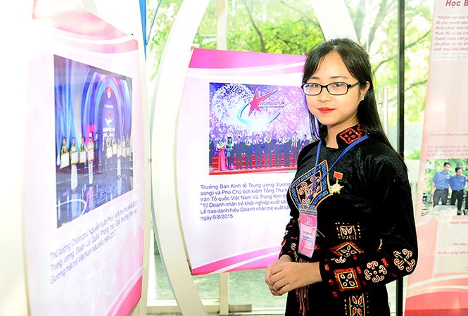 Những thanh niên dân tộc học hay, làm kinh tế giỏi, đoàn chất Mông Cẩm Tú giành nhiều giải thưởng tại các kỳ thi Học sinh giỏi