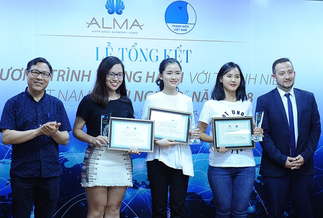 Lộ diện 9X ẵm học bổng sang Quốc gia khởi nghiệp Israel Ba bạn trẻ giành học bổng chương trình "Đồng hành với thanh niên Việt Nam khởi nghiệp"