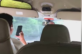 Cộng đồng mạng 'thót tim', bất bình trước hành vi của tài xế xe khách Cộng đồng mạng 'thót tim', bất bình trước hành vi của tài xế xe khách