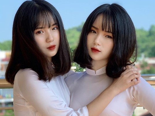 Nhan sắc gây sốt của cặp song sinh Hằng Nga Nhan sắc gây sốt của cặp song sinh Hằng Nga