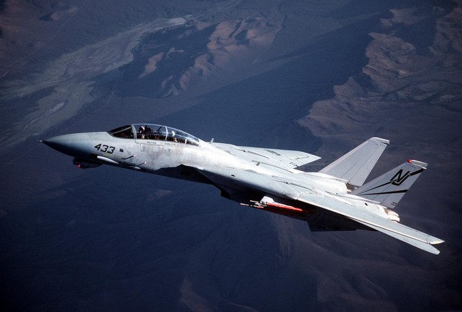 Tiêm kích F-22 có thể bị F-14 của Iran bắn hạ? Tiêm kích F-22 có thể bị F-14 của Iran bắn hạ?