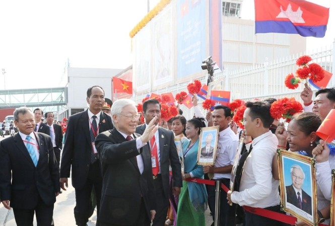 Tổng Bí thư, Chủ tịch nước Nguyễn Phú Trọng thăm Campuchia Lễ đón Tổng Bí thư, Chủ tịch nước Nguyễn Phú Trọng tại Sân bay Quốc tế Pochentong ở Thủ đô Phnom Penh. Ảnh: TTXVN