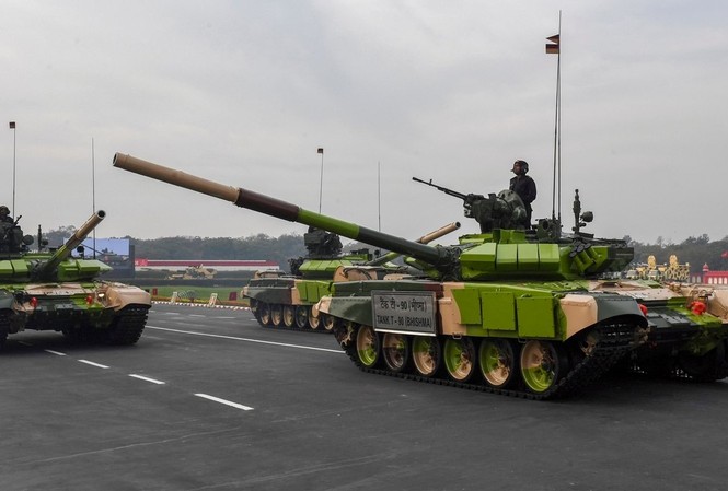 Ấn Độ bất ngờ nêu điều kiện với Nga vụ mua 464 tăng T-90MS Ấn Độ bất ngờ nêu điều kiện với Nga vụ mua 464 tăng T-90MS
