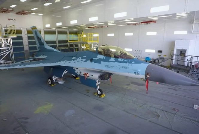 Chuyện lạ mà không lạ: Tiêm kích F-16 Mỹ sơn màu Su- 57 Nga F-16 giả dạng Su-57