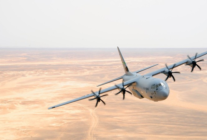 Tình huống trớ trêu khi quân đội Mỹ và Trung Quốc 'hai hổ chung một chuồng' Mỹ nói phi công C-130 bị quân Trung Quốc chiếu laser gây bị thương