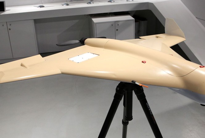 Chuyên gia Nga và cuộc tấn công bầy đàn bằng hơn 100 drone cực khó đánh chặn Drone tấn công Kalashnikov ZALA-KYB