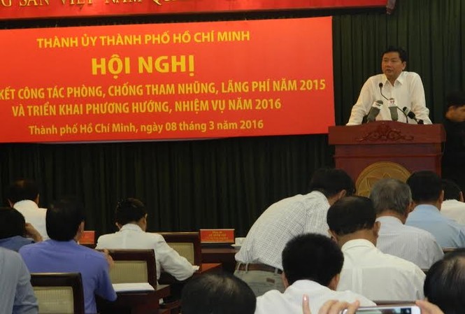 Ra “tối hậu thư” cho giám đốc Sở Y tế TPHCM Bí thư Thành ủy TPHCM Đinh La Thăng tại hội nghị.