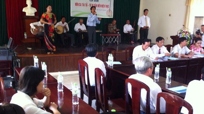 Đờn ca tài tử: Thiếu bài bản, sáng tạo? Quang cảnh buổi tọa đàm. ẢNH: SÁU NGHỆ
