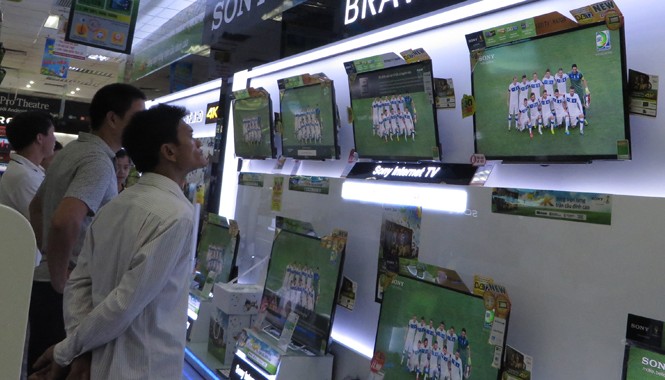 Mùa World Cup, siêu thị tung “đòn” lạ Cho mượn tivi xem bóng đá cũng khó thu hút khách hàng