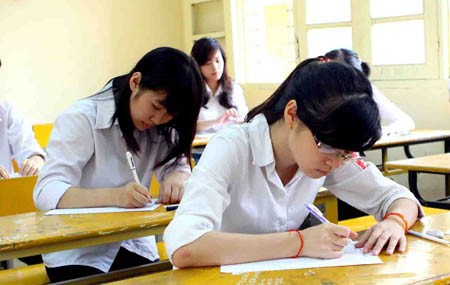 Nên xem lại kỳ thi tốt nghiệp THPT Ảnh minh họa