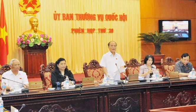 Phải quy định rõ ngành nghề cấm kinh doanh Chủ tịch Quốc hội Nguyễn Sinh Hùng phát biểu tại phiên họp thứ 30. Ảnh: Phan Sáng