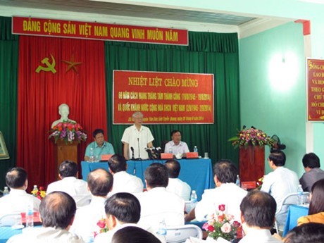 Tổng Bí thư thăm, làm việc tại Tuyên Quang Tổng Bí thư Nguyễn Phú Trọng thăm, làm việc tại xã Mỹ Bằng, huyện Yên Sơn, tỉnh Tuyên Quang.
Ảnh: QĐND