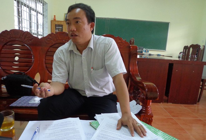 Tiếp bài “Trường bắt phụ huynh ký giấy khất nợ” Ông Lê Đức Ánh làm việc với PV