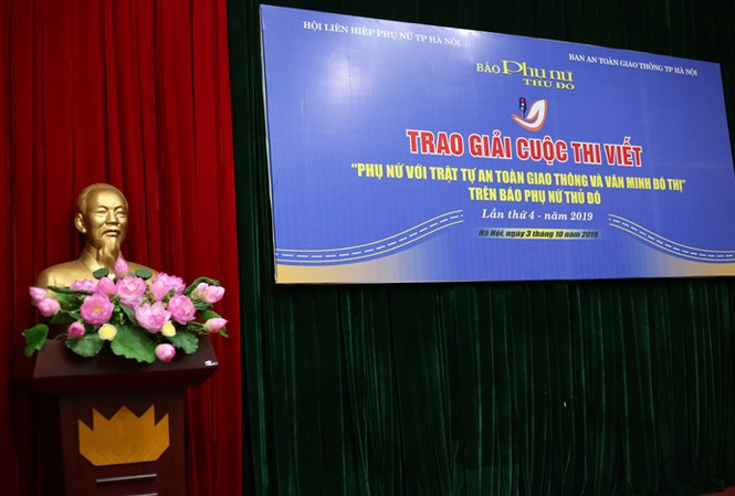Trao giải cuộc thi viết Phụ nữ với TTATGT và văn minh đô thị Trao giải cuộc thi viết Phụ nữ với TTATGT và văn minh đô thị