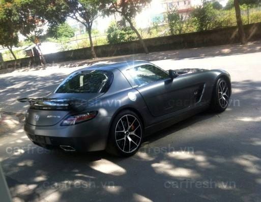 Siêu xe cánh chim Mercedes thứ ba xuất hiện ở nhà Hà Tăng Chiếc Mercedes-Benz SLS AMG màu đen mờ vừa xuất hiện ở Sài Gòn. Ảnh: Carfresh.