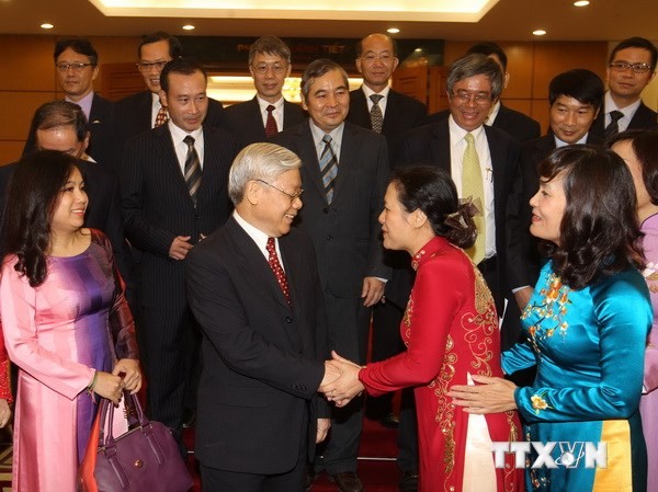 Tổng Bí thư tiếp Đại sứ, Trưởng đại diện Việt Nam ở nước ngoài Tổng Bí thư Nguyễn Phú Trọng với các đại biểu. Ảnh: Trí Dũng/TTXVN