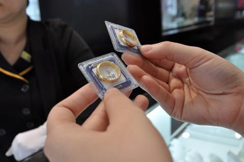 Giá vàng SJC xuống đáy 3 tuần Giá vàng SJC xuống đáy 3 tuần