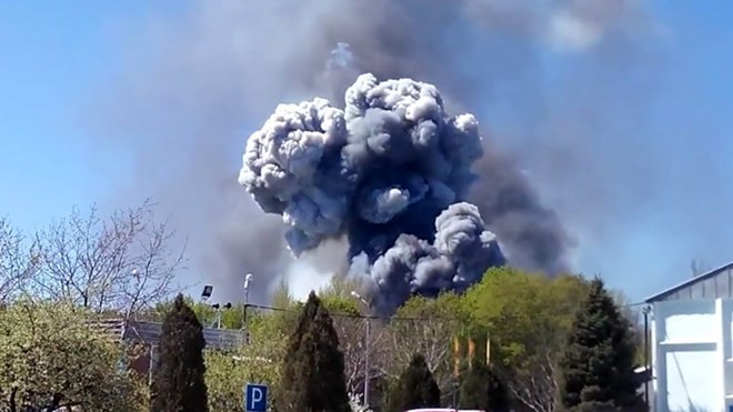 Nga bác bỏ cáo buộc 'xâm phạm không phận' Ukraine Quầng khói bốc cao từ các vụ nổ ở Kramatorsk (Nguồn: RT)