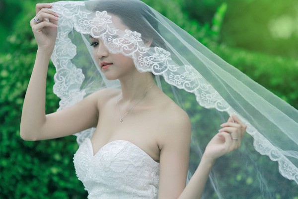 Lam Trường - Yến Phương sẽ cưới cuối năm nay Yến Phương xinh đẹp trong tấm ảnh cô làm cô dâu được đăng tải trên trang cá nhân sáng 13/6.