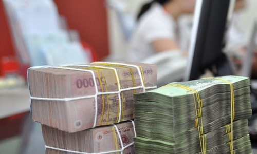 Đề xuất áp thuế lãi tiết kiệm gây tranh cãi Thu nhập từ tiền gửi ngân hàng của người dân hiện chưa thuộc diện nộp thuế. Ảnh: Anh Quân.