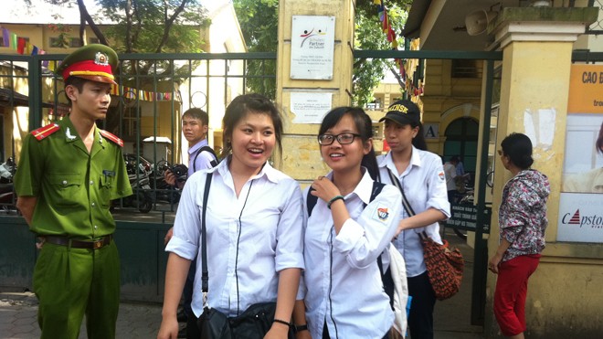 Sở GD&ĐT Hà Nội công bố điểm thi tốt nghiệp Thí sinh dự thi tốt nghiệp 2014 tại Hà Nội. Ảnh Đỗ Hợp