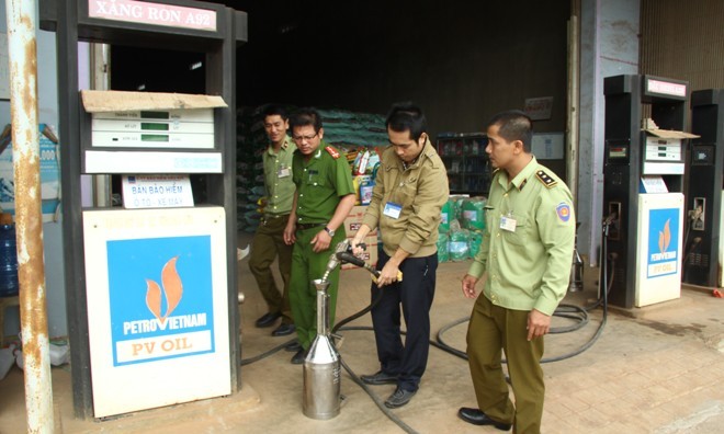 Niêm phong cây xăng gian lận Kiểm tra cây cột xăng vi phạm