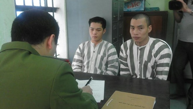 Cuộc đời tủi hận của thôn nữ bị người yêu lừa bán sang Trung Quốc Hai đối tượng Hoa và Tùng (SN 1986) tại cơ quan điều tra *ảnh: CA Lạng Sơn cung cấp