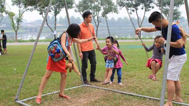 Nhộn nhịp lễ hội xích đu tại Hà Nội Xích đu gập – ý tưởng của KTS Nguyễn Tiến Phong